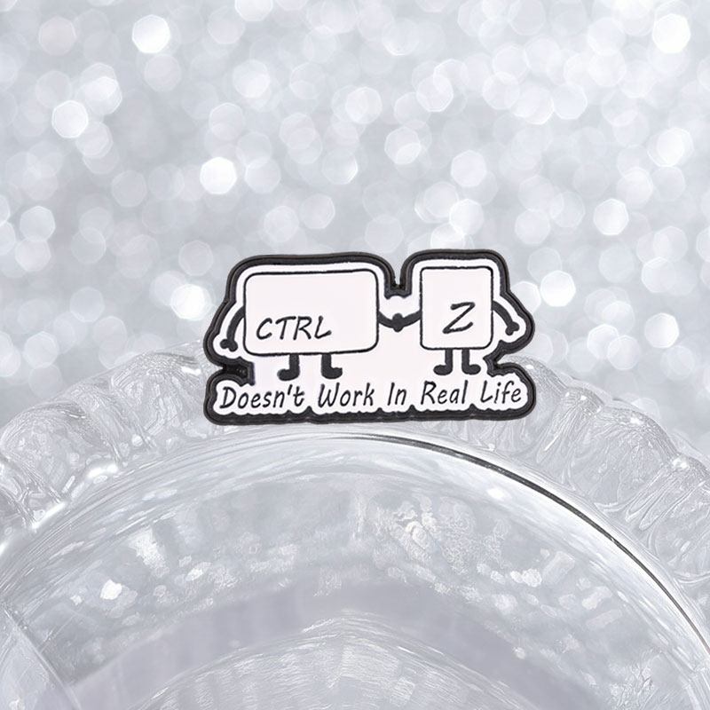 Lustige Tech-Meme-Emaille-Pins – Tech Accessories For Work Bewertung und Preis